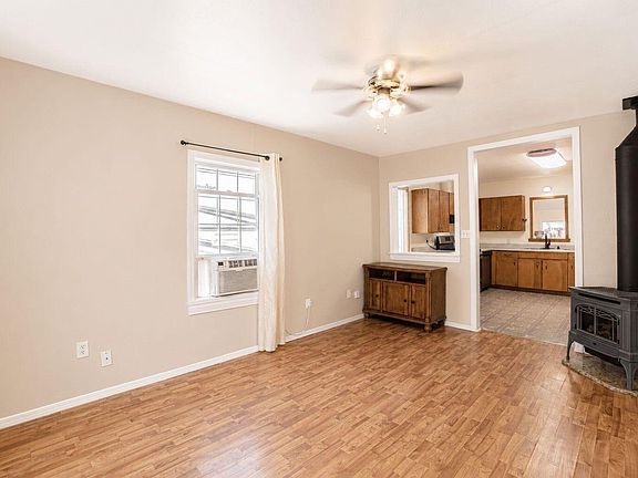 3rd image of 511 Mae St