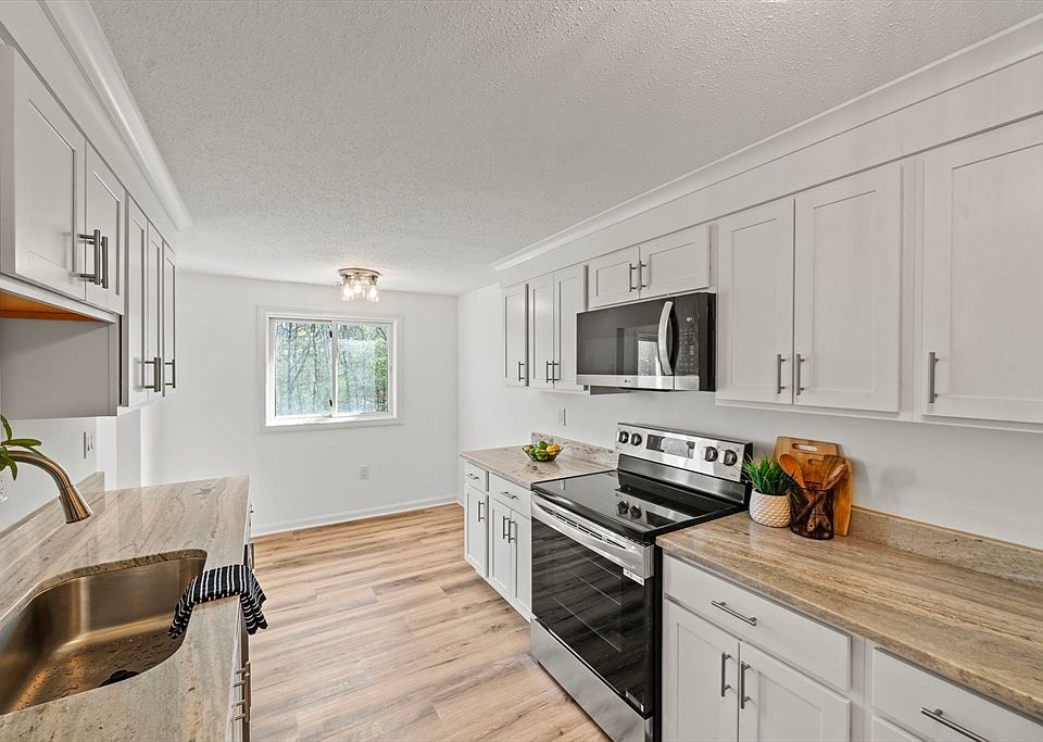 1st image of 10 Ledgewood Way APT 26