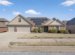 Abbey Ln, Centerton, AR 72719