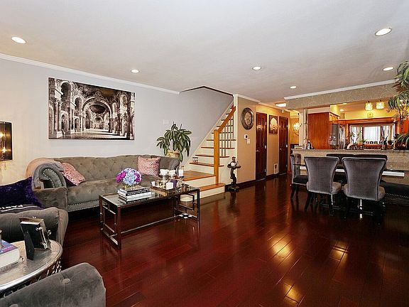 2nd image of 7413 Avenue