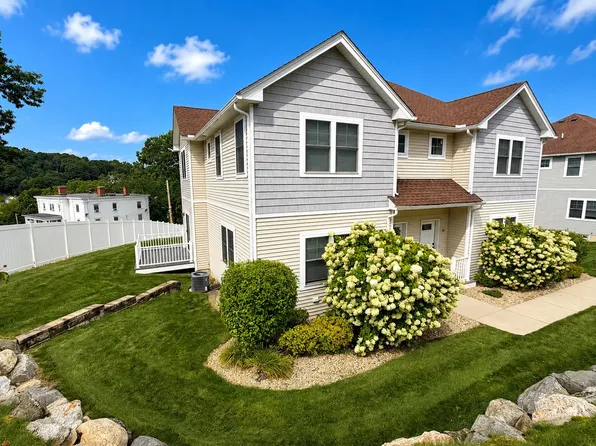 58 Oak St #58, Clinton, MA 01510