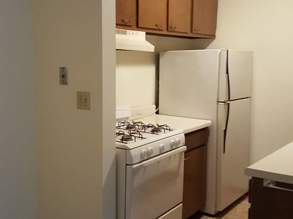 5th image of 2505 N Frederick Ave APT 201