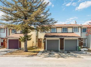 1964 Garden Park Ln, Ottawa, ON K1B 5B2