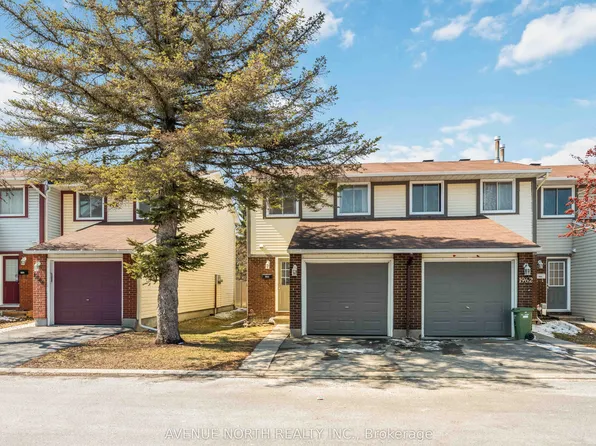 1964 Garden Park Ln, Ottawa, ON K1B 5B2