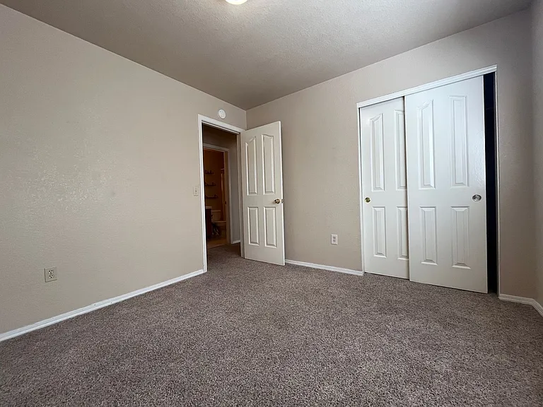 1905 Kinvarra Way — Photo 24