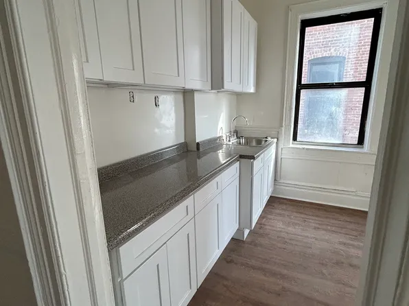 176 Prospect Park West image 7 of 18