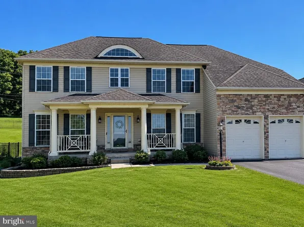 805 Clydesdale Dr, York, PA 17402