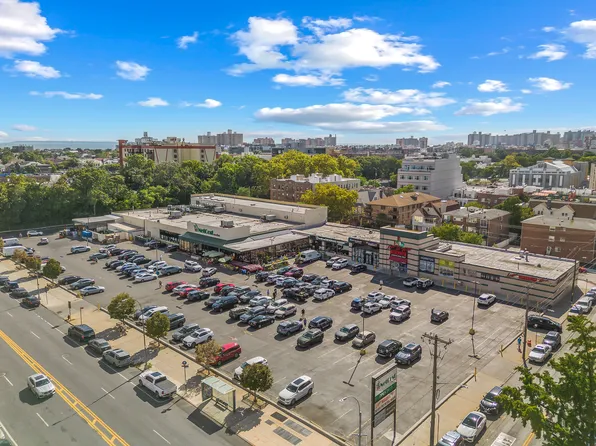 1901 Voorhies Avenue image 21 of 24