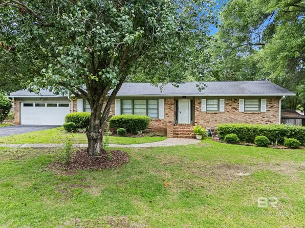 167 Country Club Dr, Daphne, AL 36526
