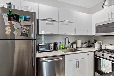 88 Perry Street, #4F