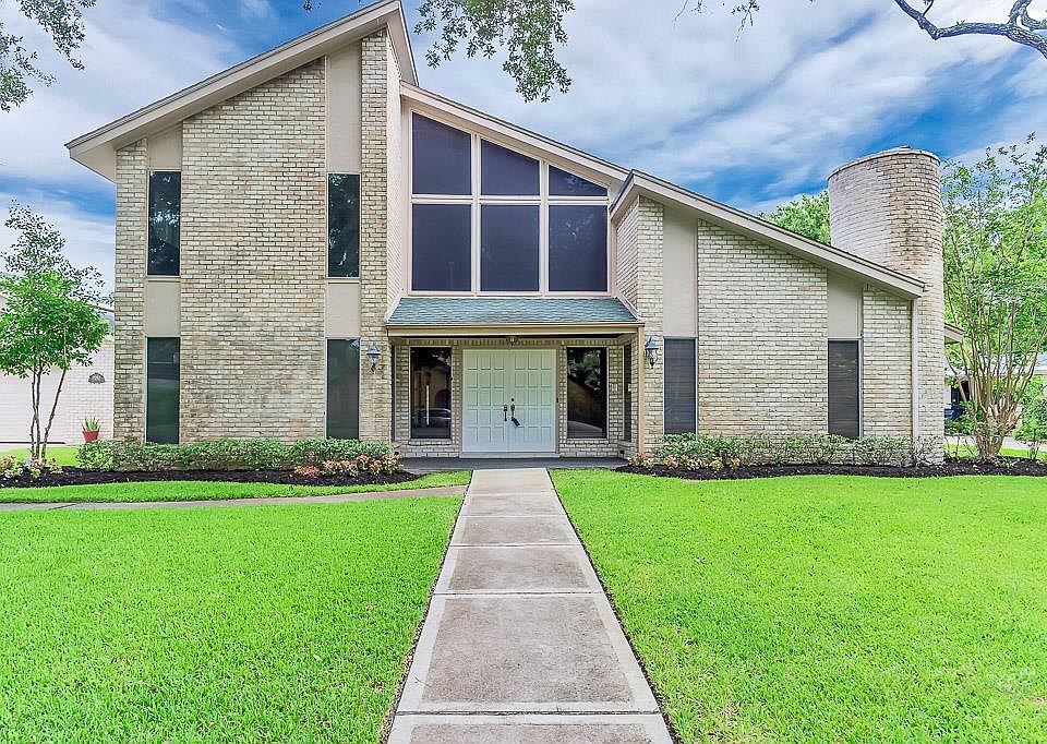 1st image of 3063 La Quinta Dr