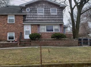 1654 James St, Merrick, NY 11566