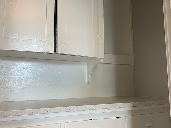 3rd image of 1004 Earnest S Brazill St APT 11
