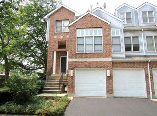 1014 Church St, Glenview, IL 60025