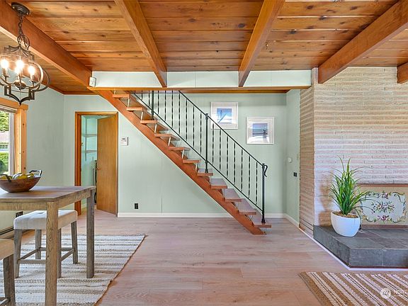 3rd image of 4924 Henley Street