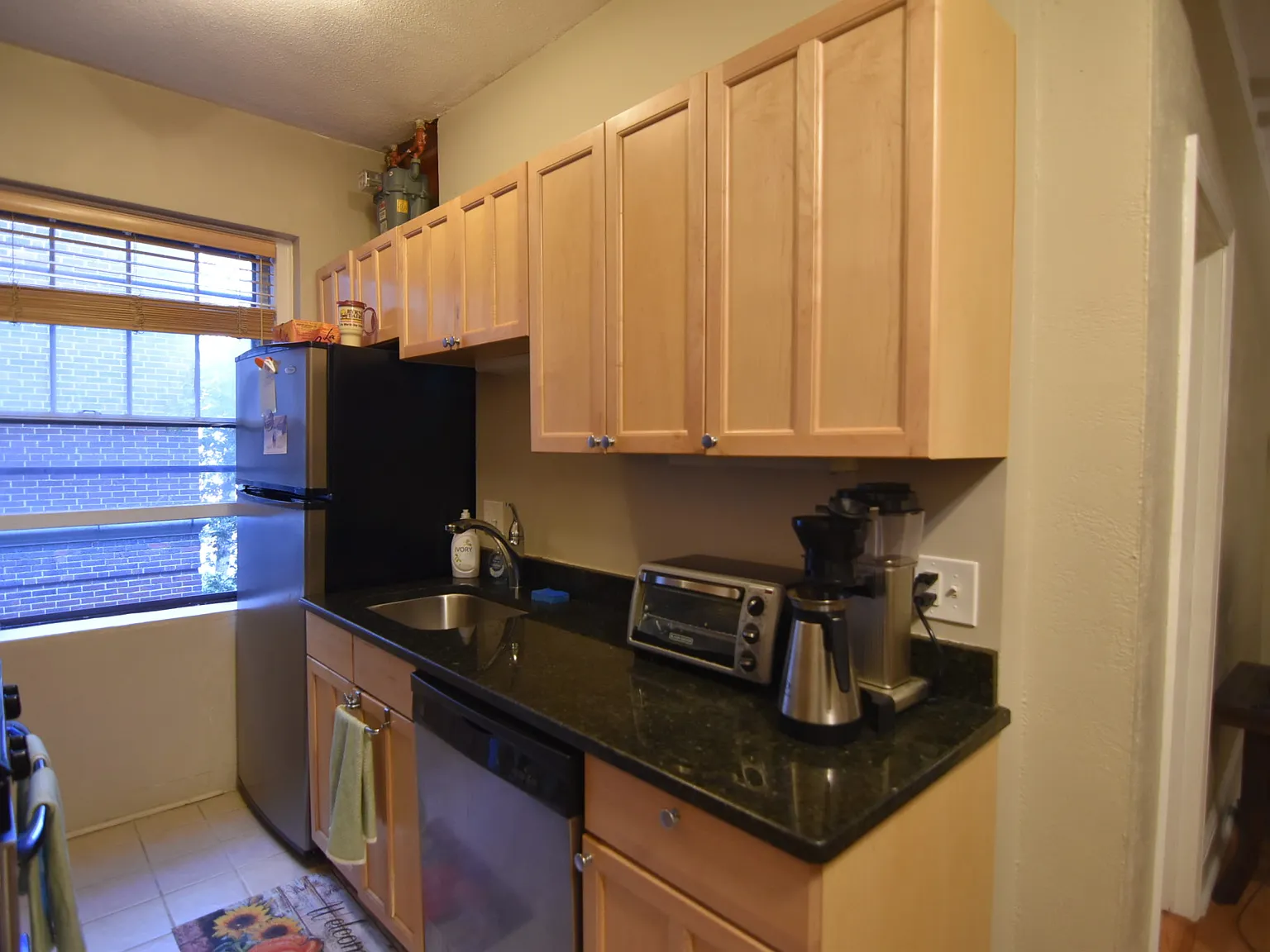 2 bed, 1.0 bath, 740 sqft, $2,600 — Photo 3