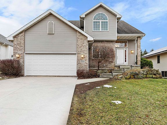2nd image of 5531 Sparkle Stone Cres