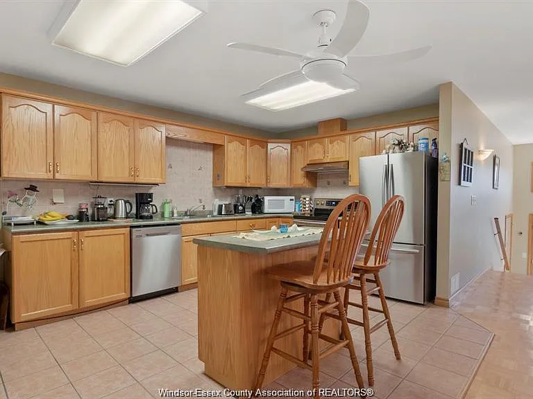 4221 Stagecoach Ave — Photo 8