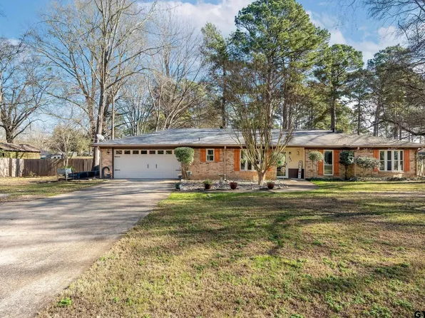 321 Jefferson St, Lone Star, TX 75668