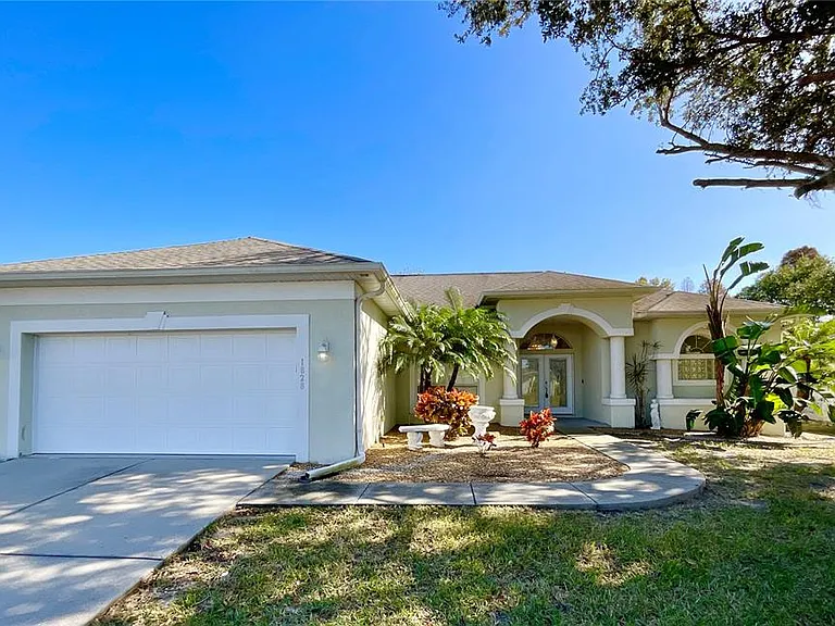1828 Osprey Ln — Photo 1