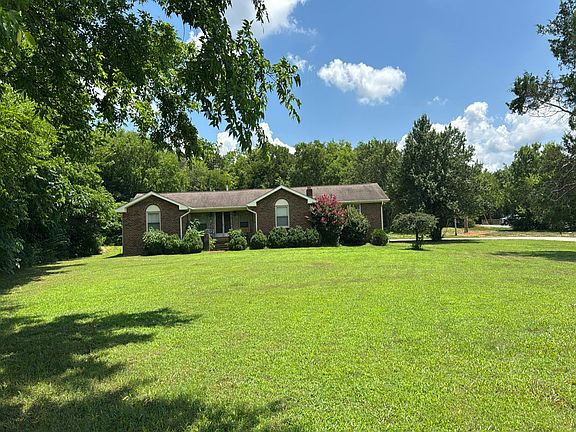 3rd image of 300 Callis Rd