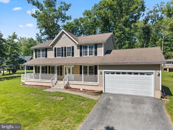 1702 Lakeside Dr, Harpers Ferry, WV 25425