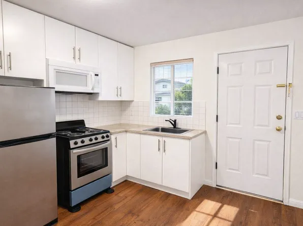 2310 9th Ave, New Westminster, BC