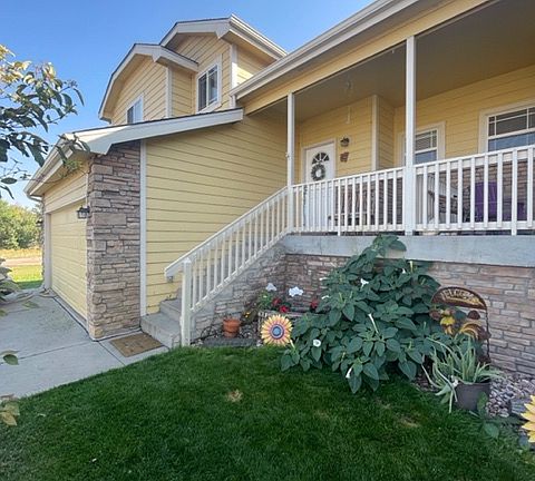 2nd image of 3327 Barbera St