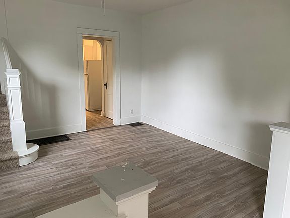 3rd image of 1258 Highland Ave
