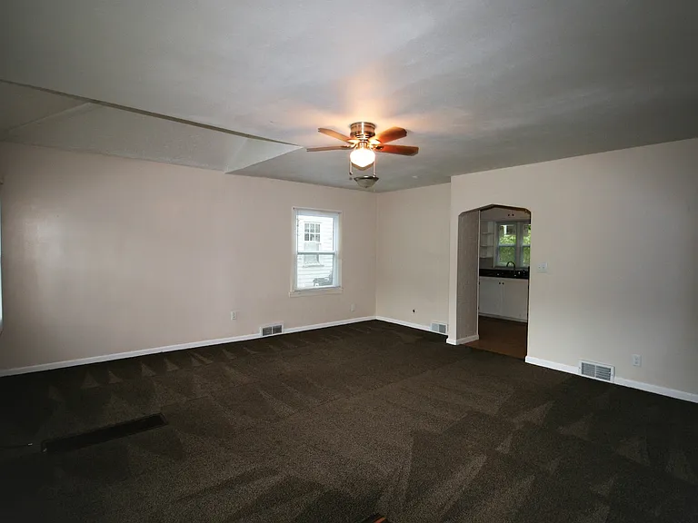 445 Waverly Rd — Photo 8