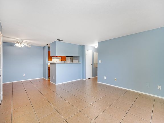 4th image of 1400 Gandy Blvd N Unit 511