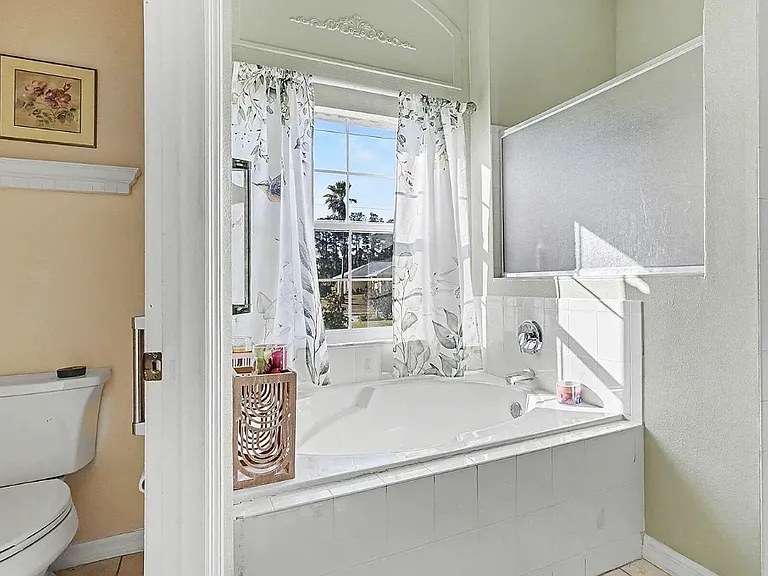 755 Raleigh Rd SE — Photo 2