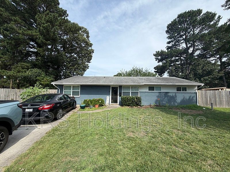 1st image of 617 De Laura Cir