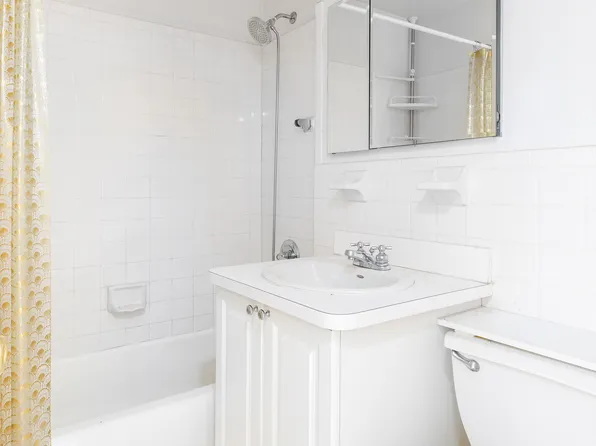 5700 Arlington Avenue image 5 of 23