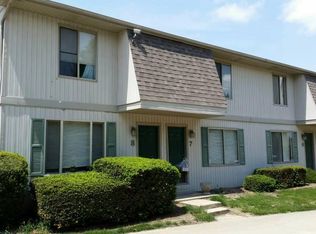 1905 Nancy Ct, Champaign, IL