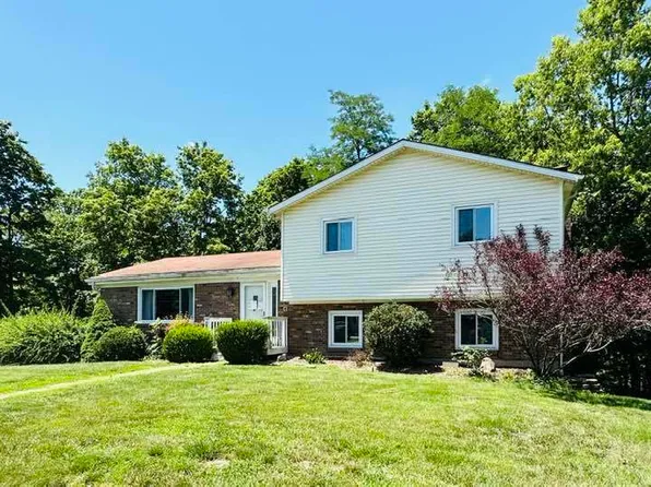 6 David Dr, Aurora, IN 47001