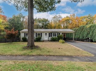 66 Longmeadow Dr, Amherst, MA 01002