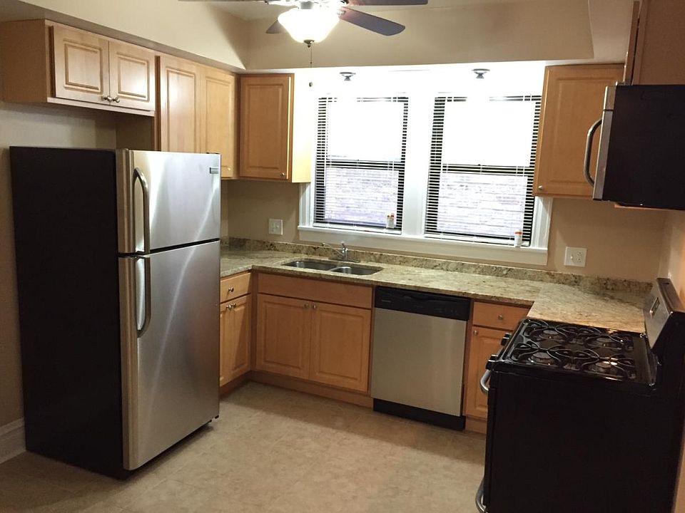 1st image of 2654 W Thorndale Ave #2W