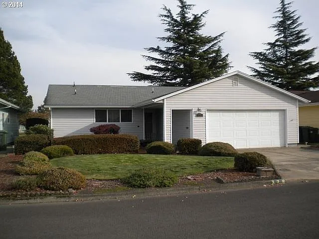 328 E Clackamas Cir photo 1