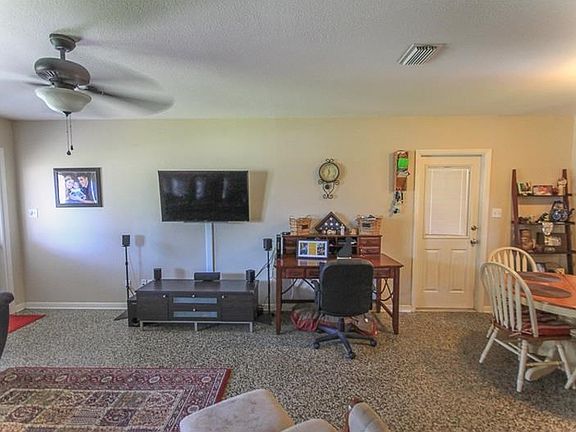 4th image of 4210 W Iowa Ave