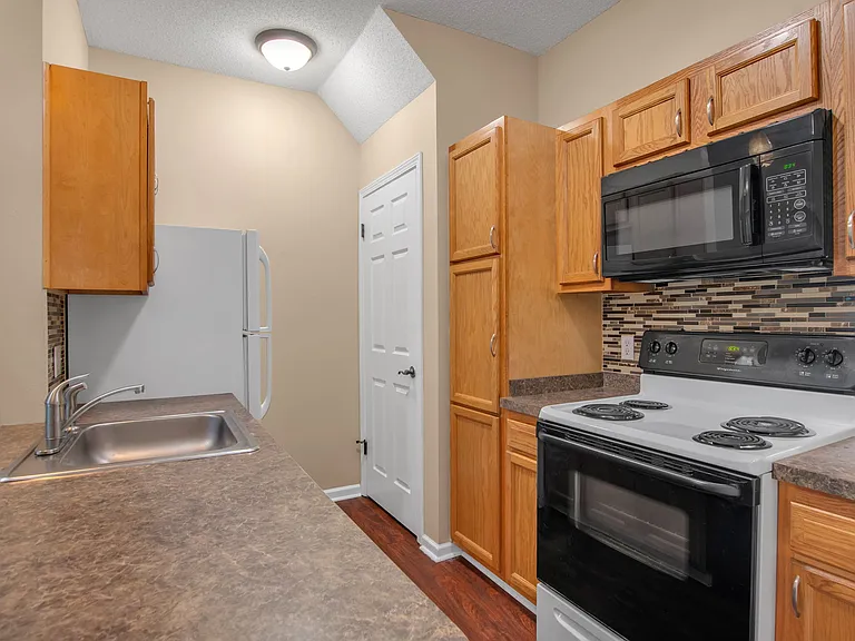 691 Skinnersville Rd #4 — Photo 2