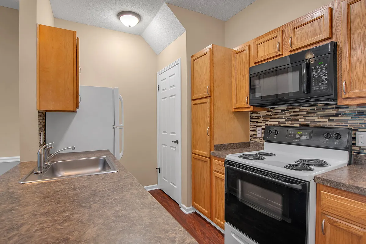 Building Photo - 691 Skinnersville Rd #4