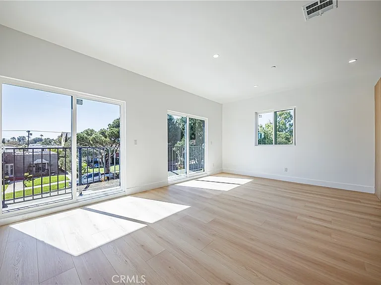 1332 S Longwood Ave #1 — Photo 14