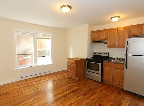 4th image of 7450 N Greenview Ave APT 26