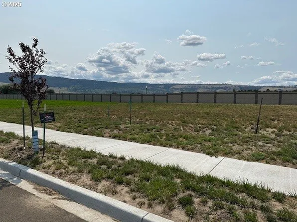 10808 Carrie Way, La Grande, OR 97850