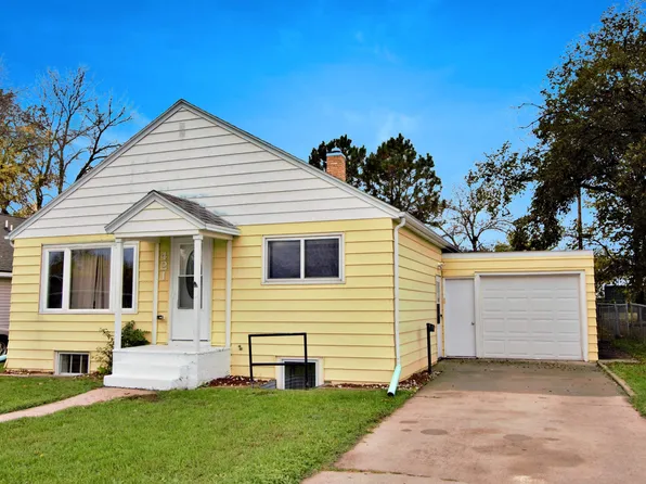 421 19th St NW, Minot, ND 58703