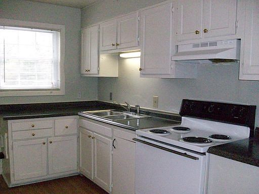 2nd image of 102 Williamsburg Ct APT D