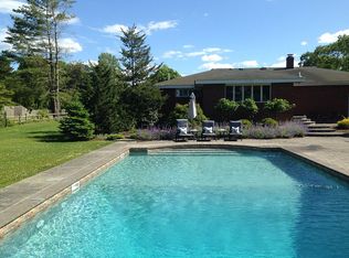 36 King St, Hampton Bays, NY 11946