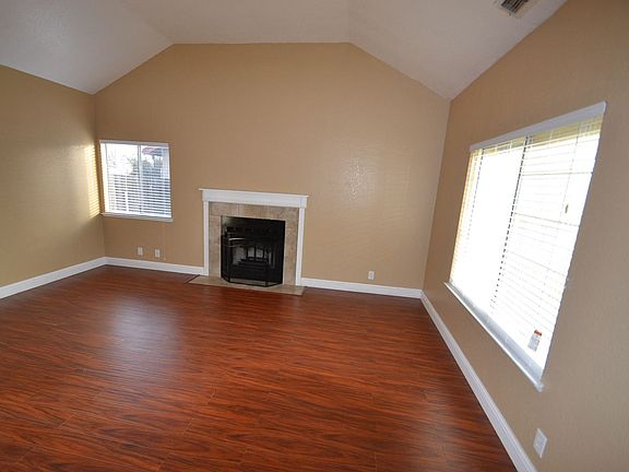 3rd image of 7652 Countryfield Dr