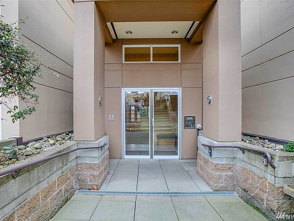 2nd image of 225 4th Ave APT B105